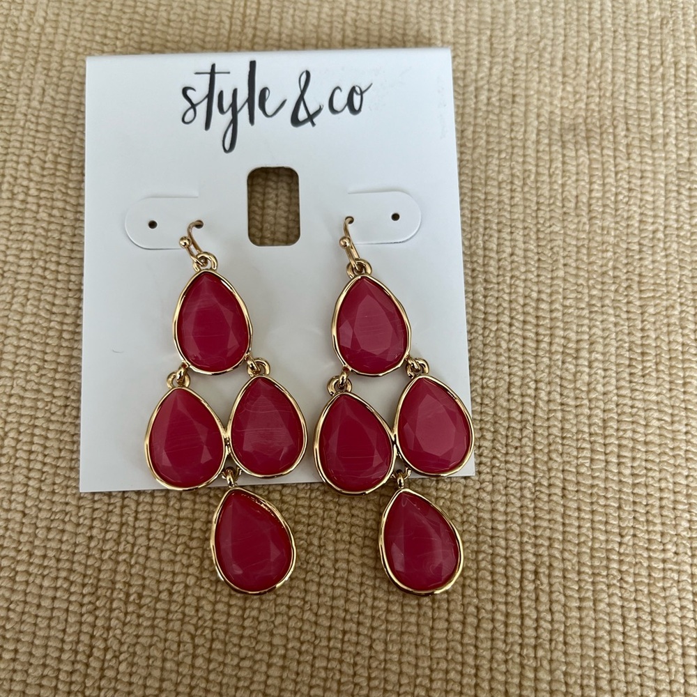 New Women Style&Co Lightweight Earrings available in- White and Pink.